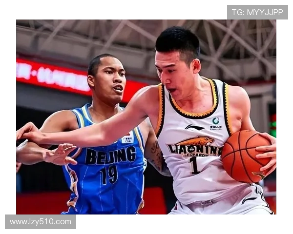 山东男篮与北控男篮激战正酣谁将赢得这场精彩对决的胜利